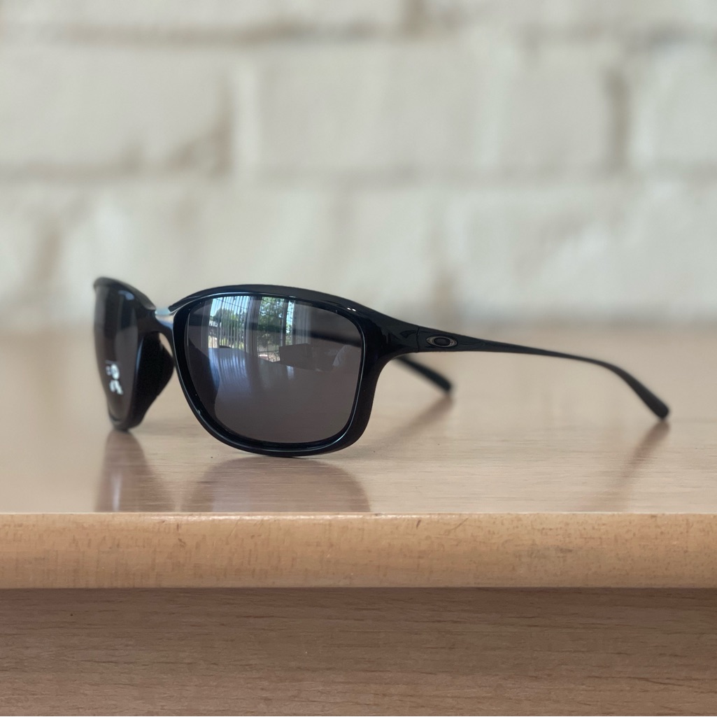 Oakley She’s Unstoppable Sunglasses Black Lens Polarized Oo9297-0957 59:17-134